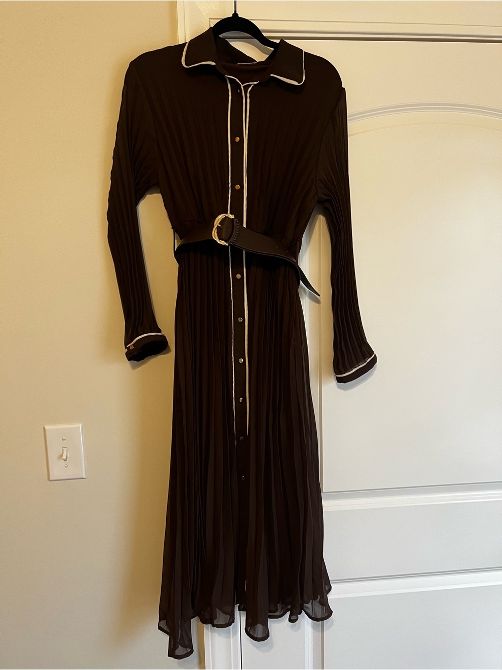 NWOT Brown Pleated Midi Shirt Dress with Contrast Trim and Waist Belt